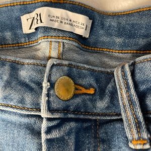 ZARA JEANS SIZE 4